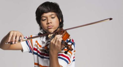 A child playing the violin